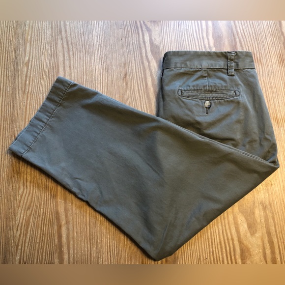 GAP ladies size 10 cropped khakis. - Picture 1 of 6